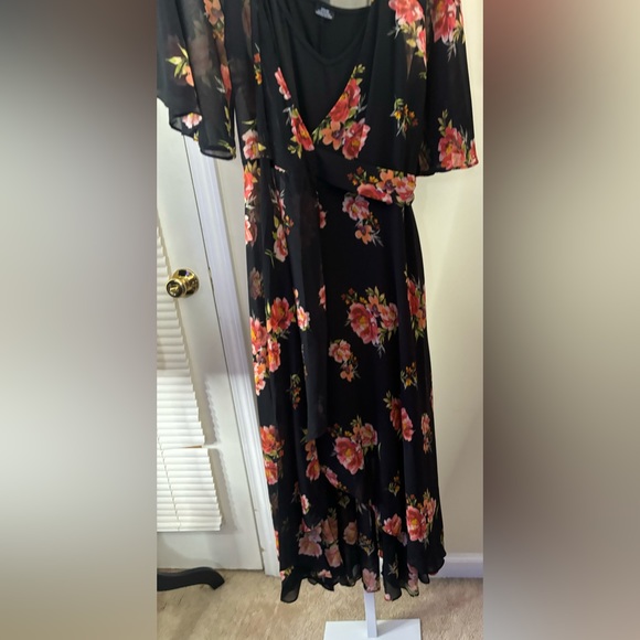 Floral Print City Chic Wrap Dress~Size 12 - Picture 3 of 8